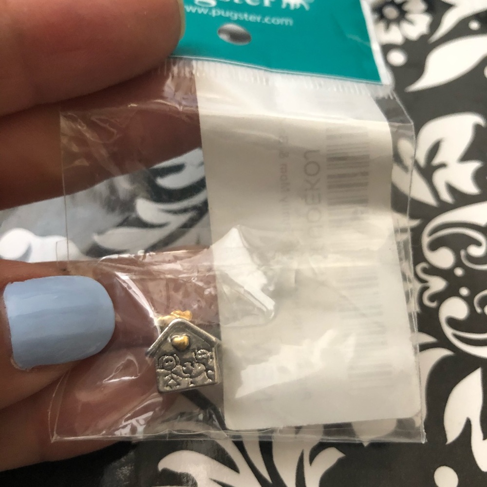 Pugster house shape charm